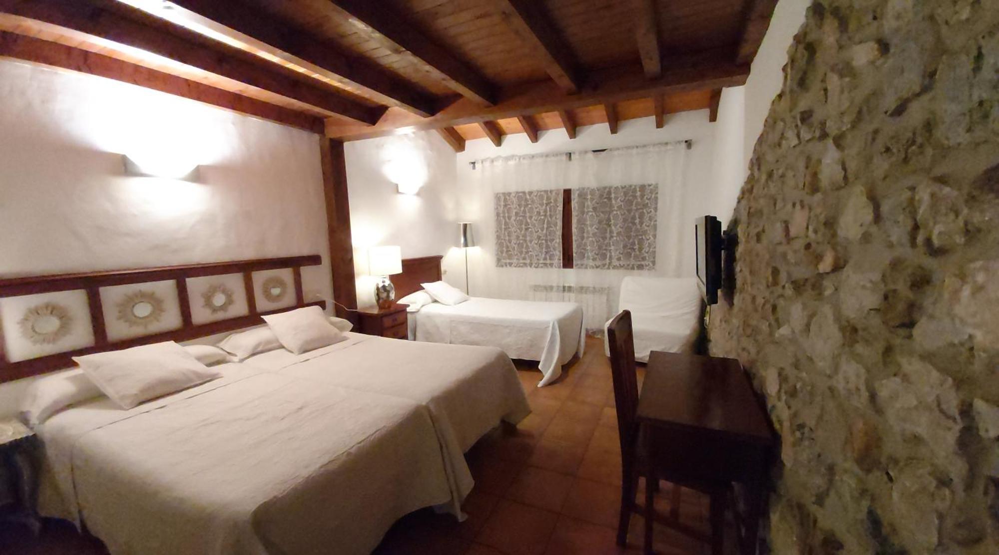 El Juacu Guest House Llanes Room photo